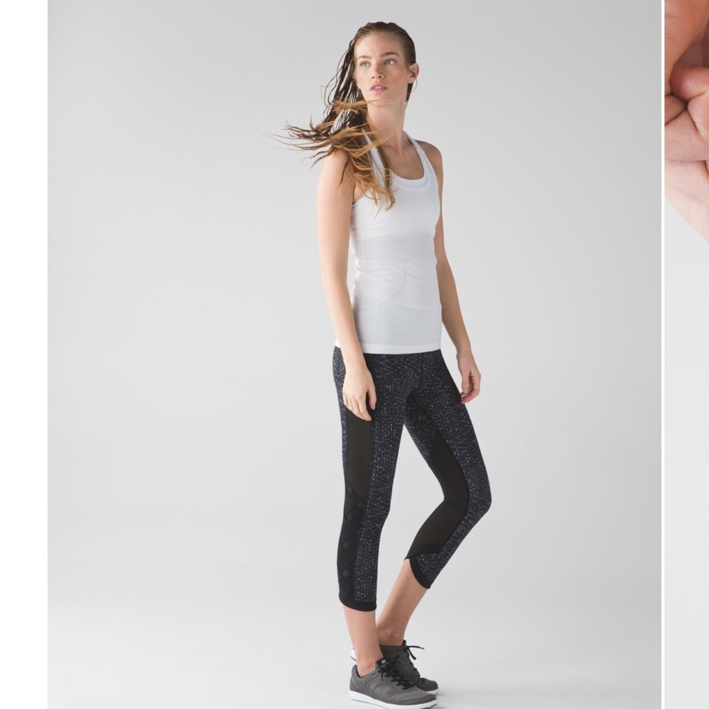 Lululemon Var-City Crop Samba Snake Battleship Black, size 6